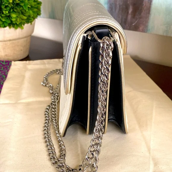 TORY BURCH "RARE" LUXURY TRAPUNTO DUET CHAIN CONVERTIBLE BAG 🩶🤍LIKE NEW🤍🩶 - Picture 7 of 17
